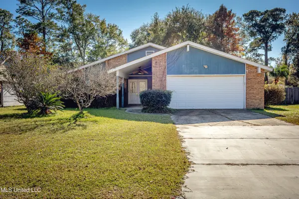 2704 Catherine Drive, Ocean Springs, MS 39564
