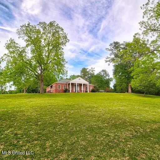 324 N Clifton Avenue, Natchez, MS 39120
