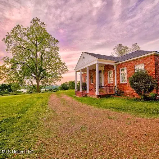 324 N Clifton Avenue, Natchez, MS 39120 - Image #2