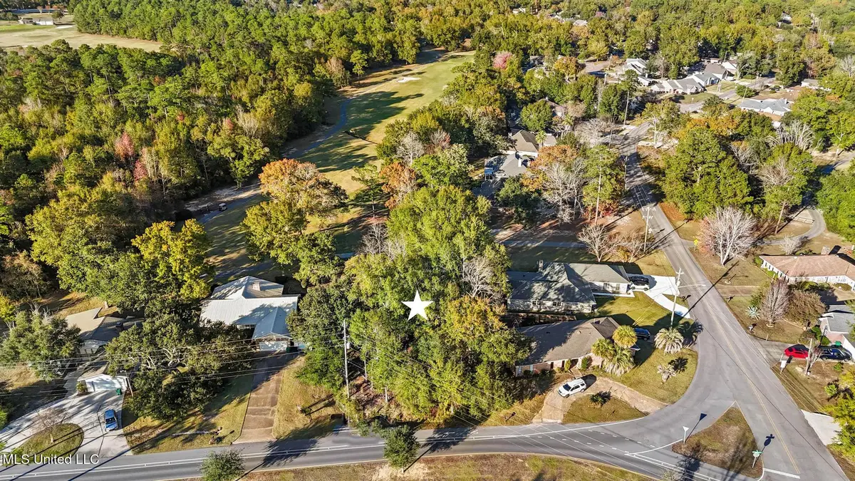 67177 E Diamondhead Drive, Diamondhead, MS 39525 - Image #1
