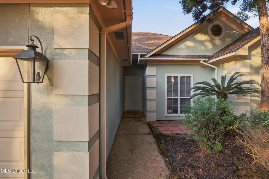 2610 Rue Palafox, Biloxi, MS 39531 - Image #2