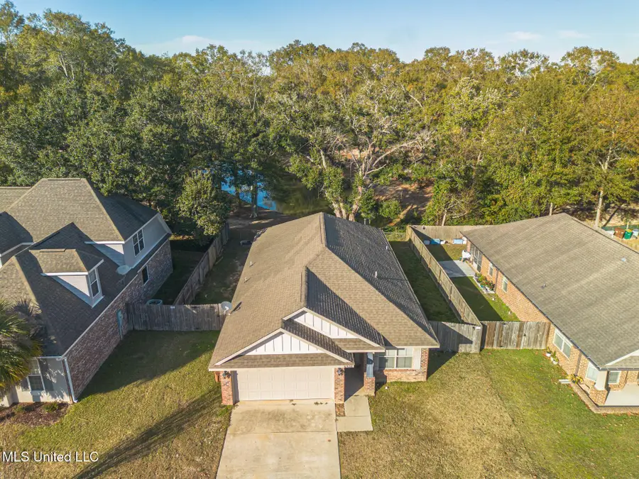 10538 Roundhill Drive, Gulfport, MS 39503 - Image #2
