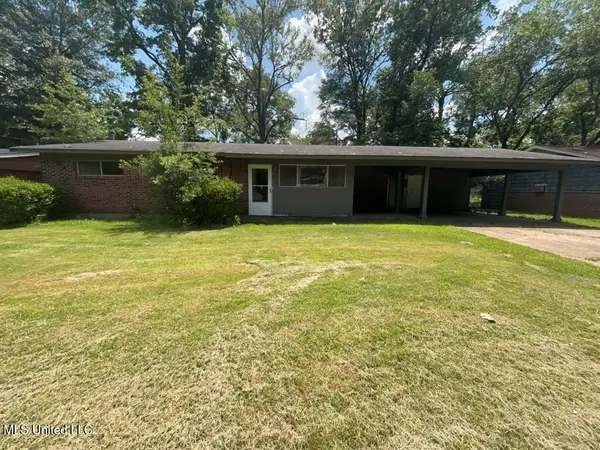 3323 Longwood Drive, Jackson, MS 39212