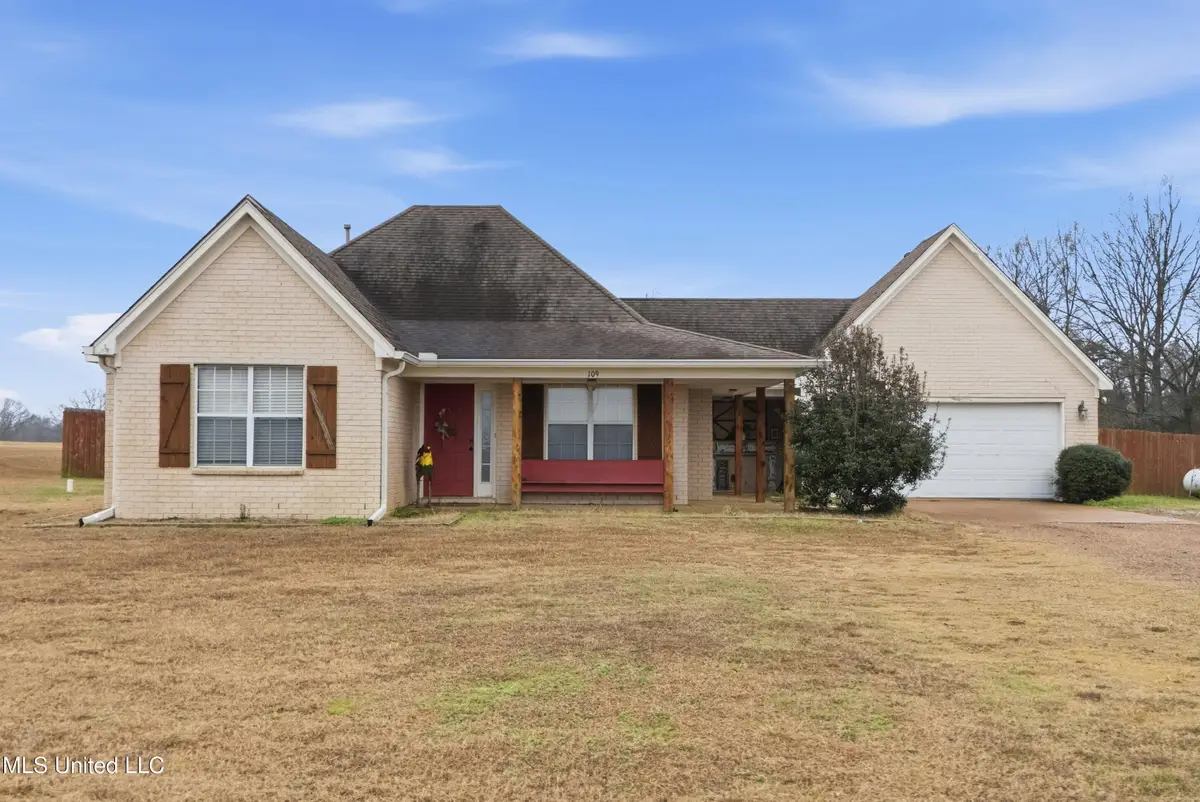 109 Waverly Circle, Senatobia, MS 38668 - Image #1