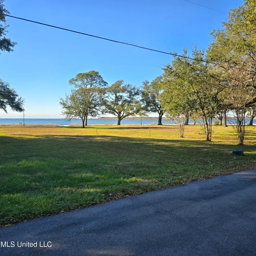 713 Farnsworth Avenue, Pascagoula, MS 39567 - Image #3