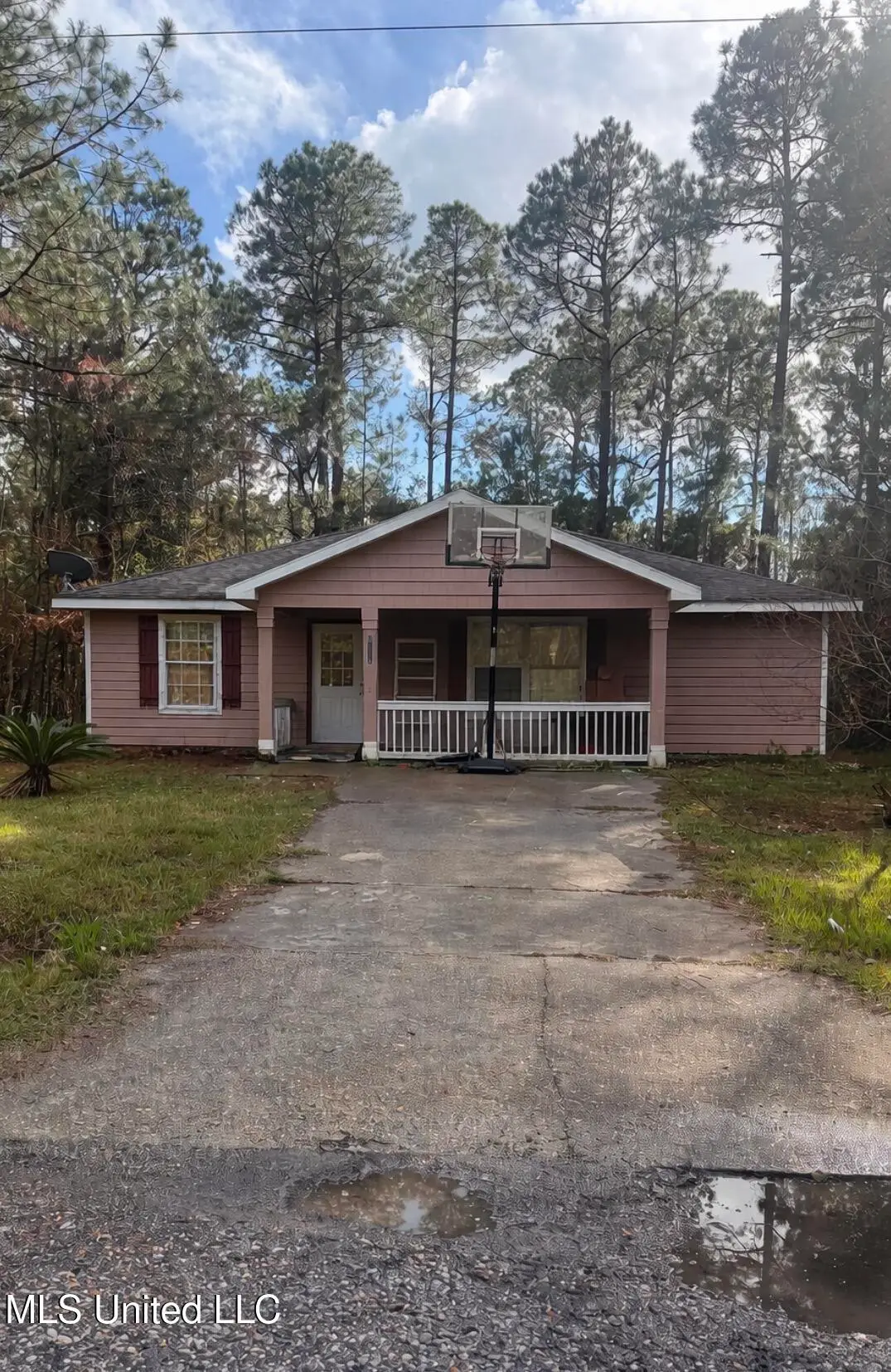 6125 E Madison Street, Bay Saint Louis, MS 39520 - Image #1