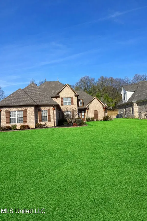 4902 Waterstone Drive, Olive Branch, MS 38654