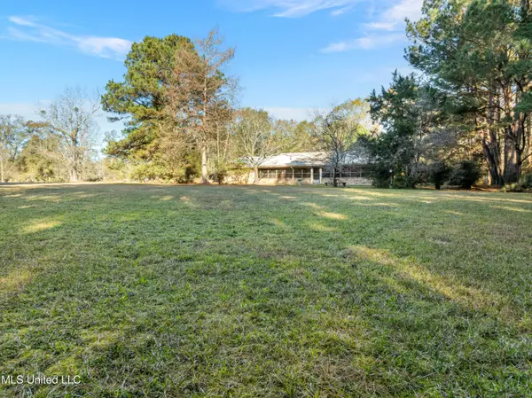 482 County Home Road, Ellisville, MS 39437