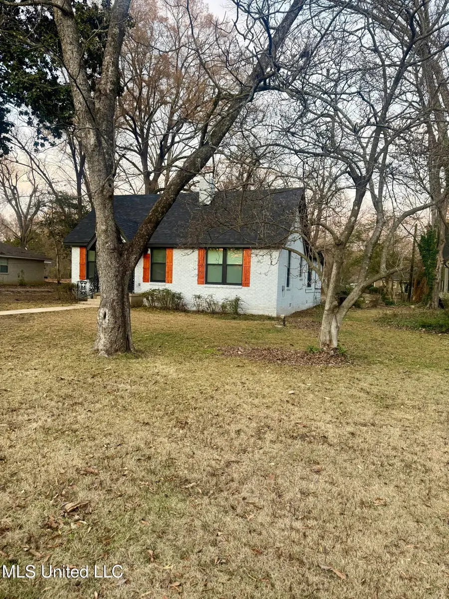 202 Panola Avenue, Batesville, MS 38606 - #2