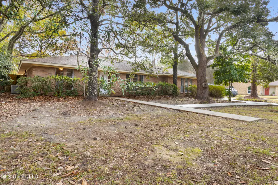 831 Graveline Road, Gautier, MS 39553 - #3