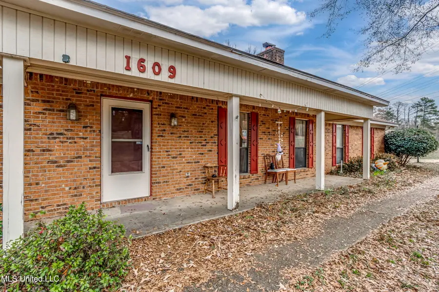 1609 Old Vicksburg Road, Clinton, MS 39056 - Image #2