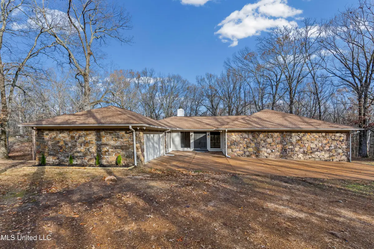 5702 Maxwell Drive, Olive Branch, MS 38654 - Image #1