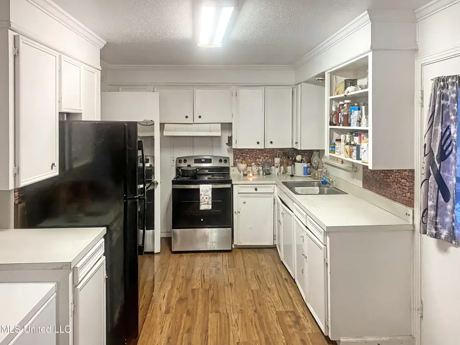 202 Donna Circle, Richland, MS 39218 - Image #2