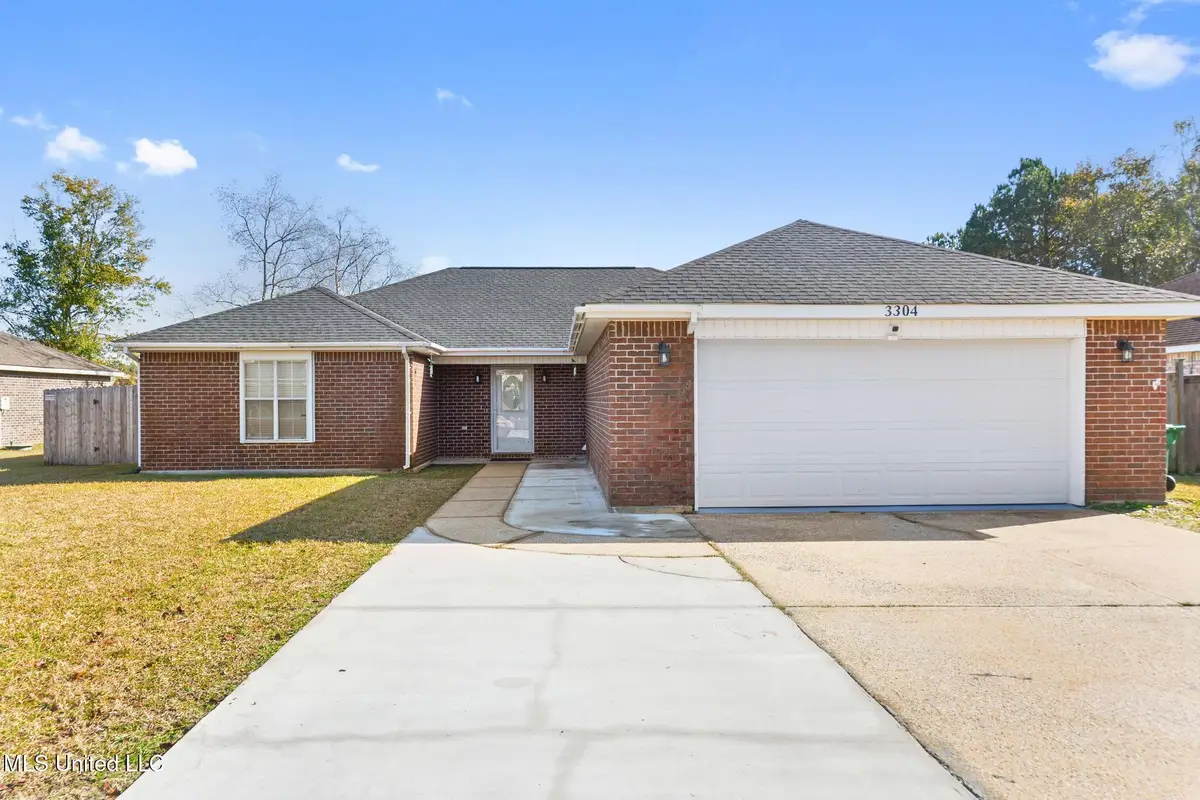 3304 N 8th Street, Ocean Springs, MS 39564 - Image #1