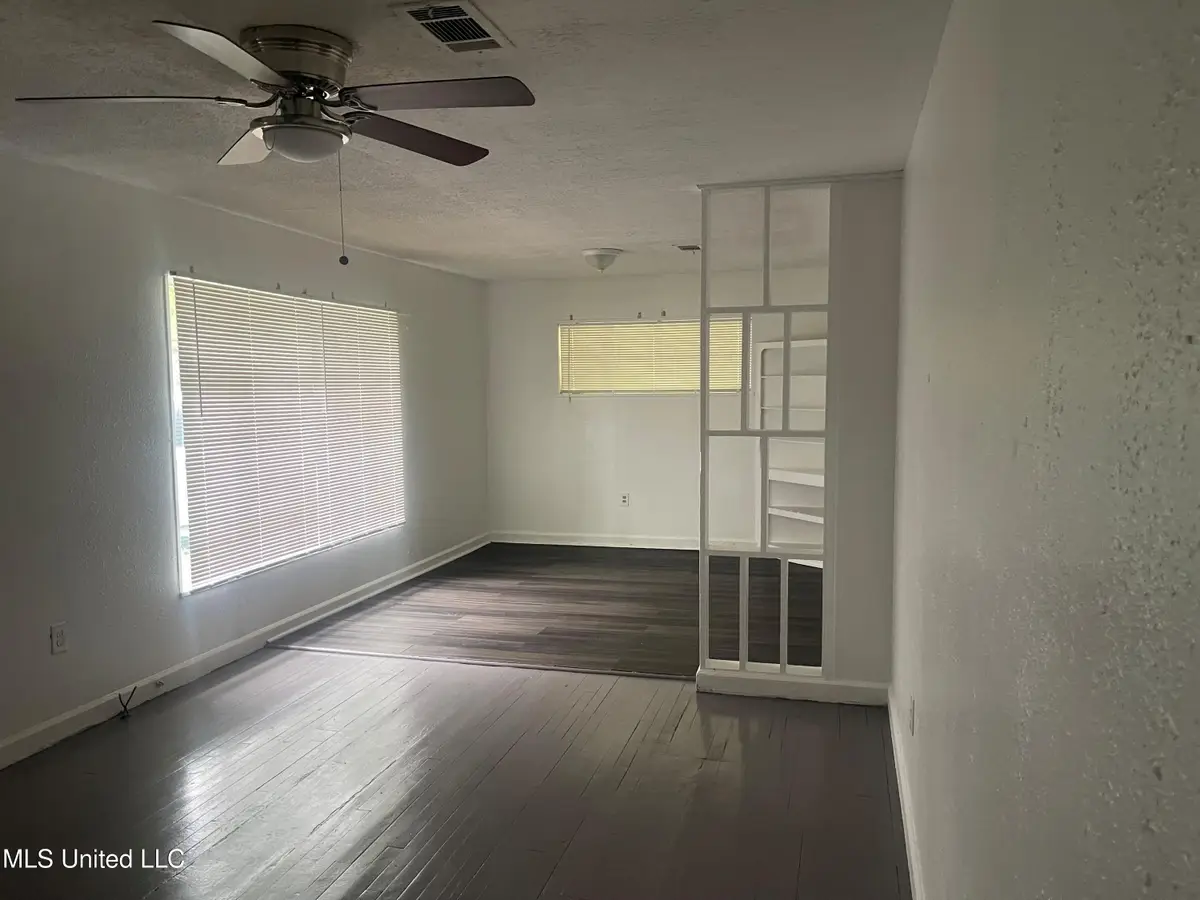 362 E Leavell Woods Drive, Jackson, MS 39212 - Image #1