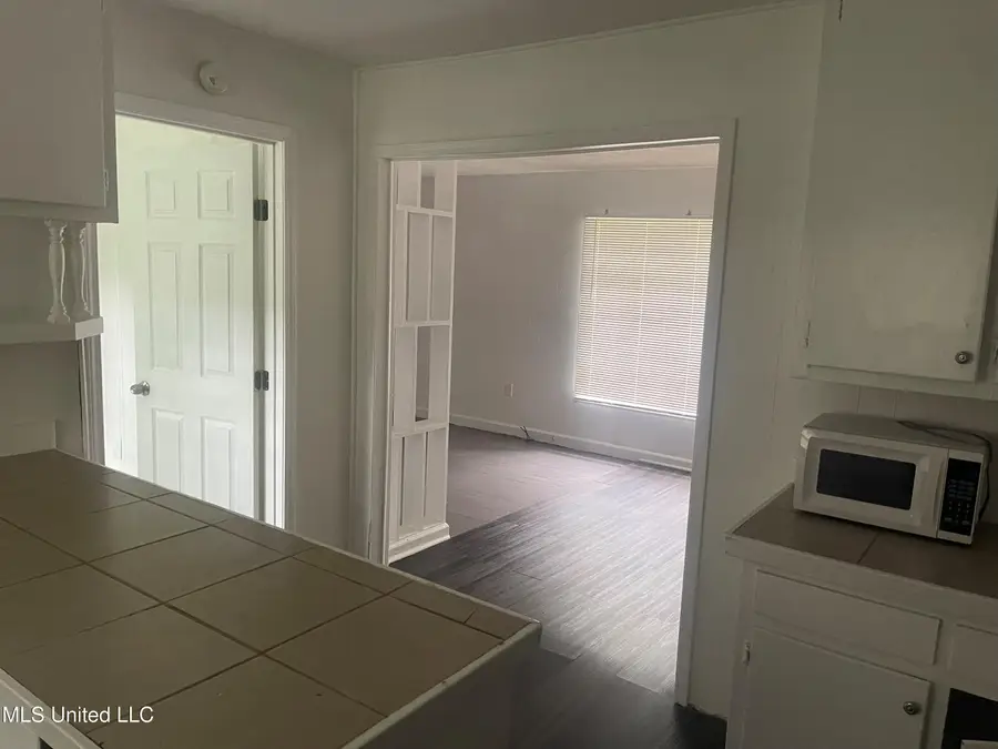 362 E Leavell Woods Drive, Jackson, MS 39212 - Image #3