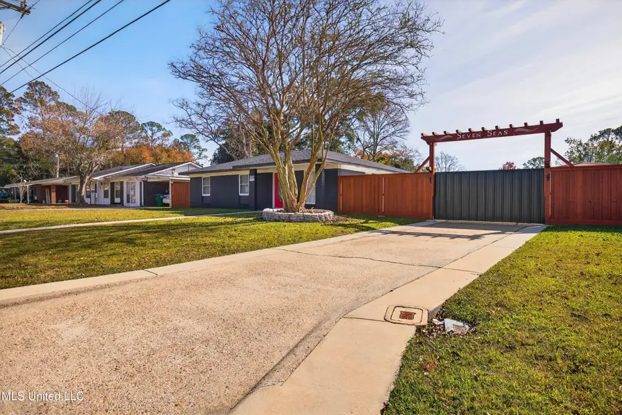 4802 Lanier Avenue, Pascagoula, MS 39581 - Image #2