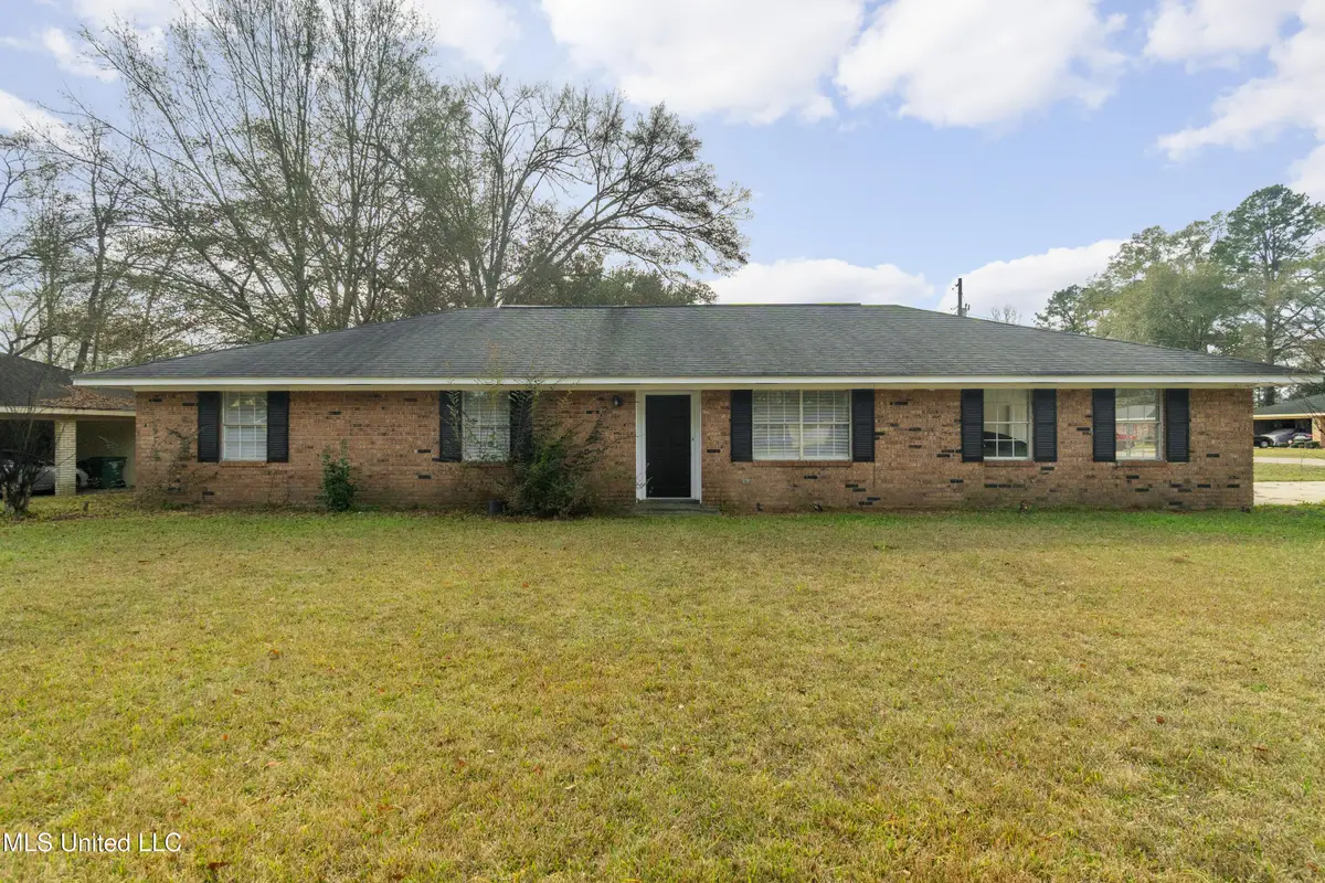 301 W Ray Drive, Hattiesburg, MS 39402 - Image #1