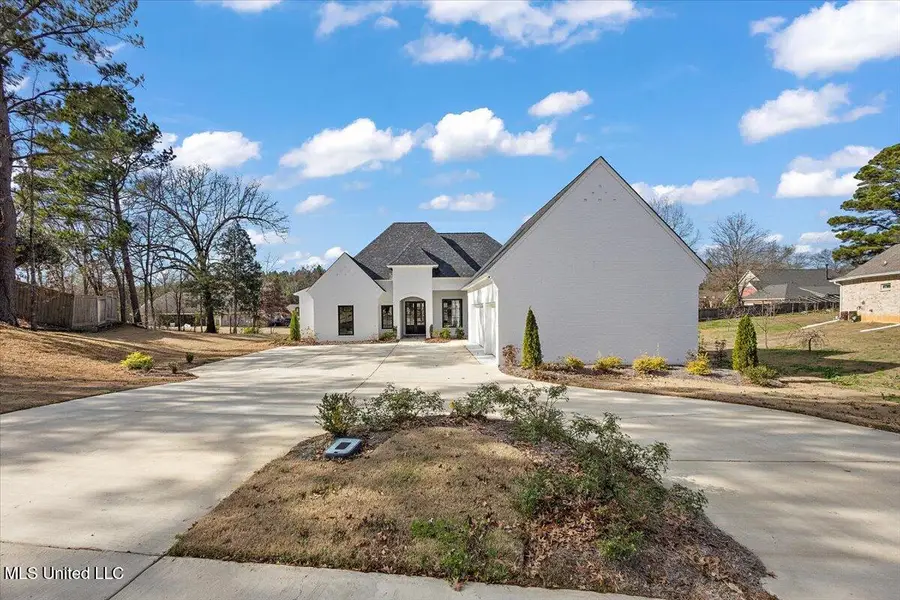 111 Grand Oak Boulevard, Clinton, MS 39056 - Image #2