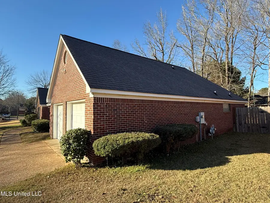 1810 Lake Trace Drive, Jackson, MS 39211 - Image #3
