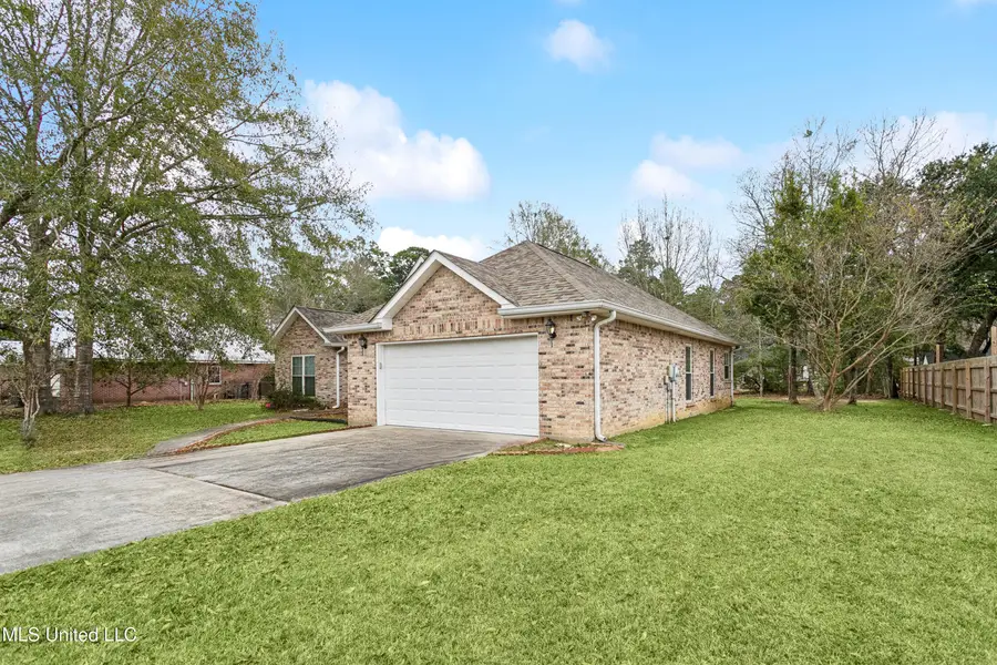 211 Hilltop Drive, Carriere, MS 39426 - Image #2
