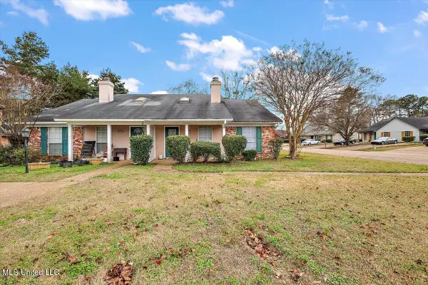 14 Meadowoods Circle, Jackson, MS 39211