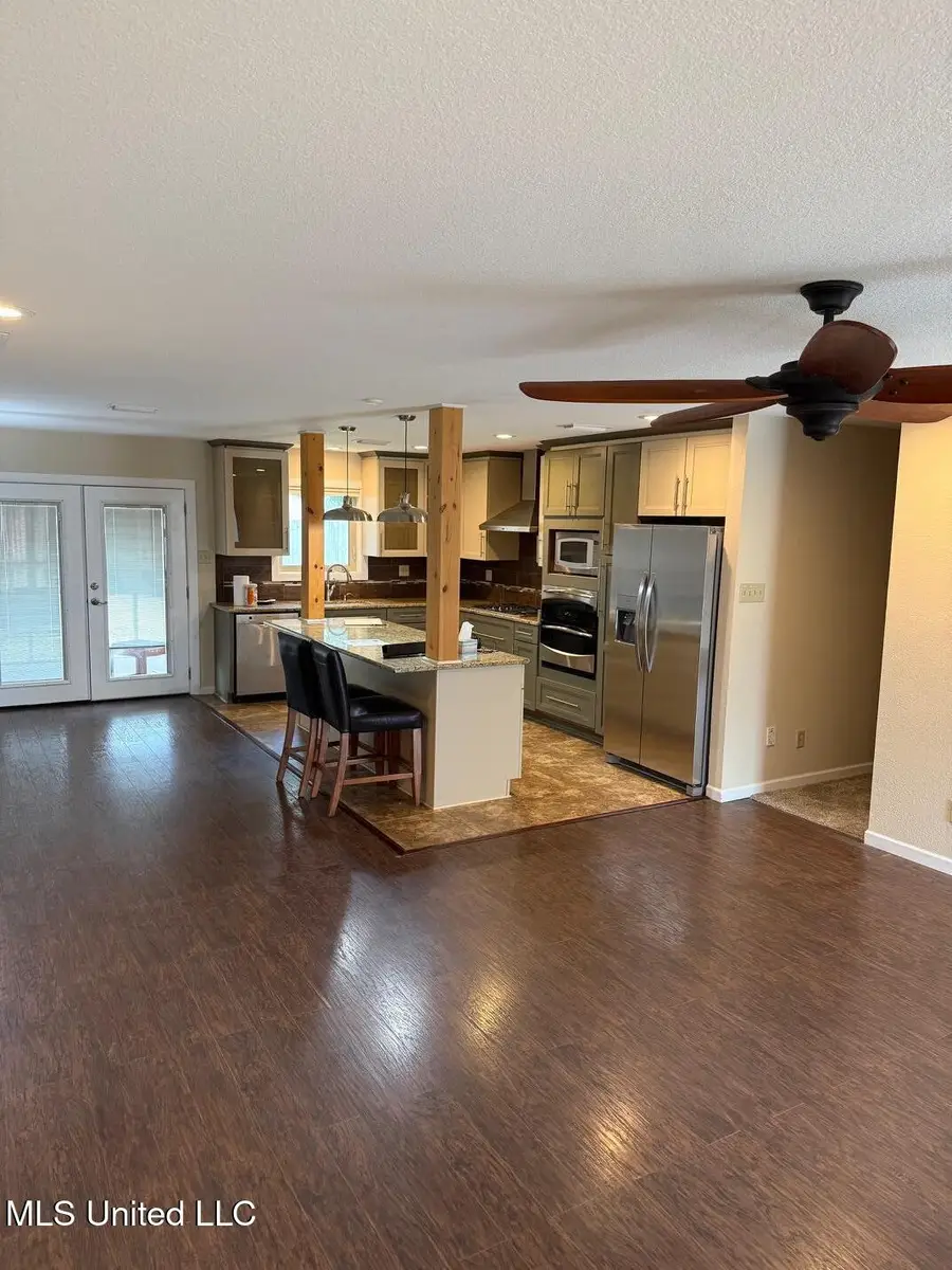 2711 Monterey Avenue, Pascagoula, MS 39567 - Image #2