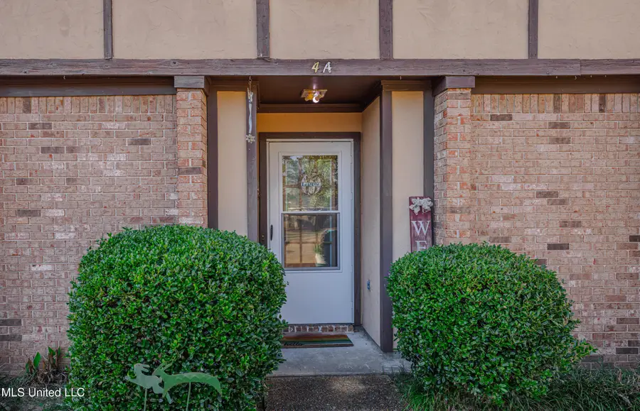 4 River Oaks Place, Jackson, MS 39211 - Image #3