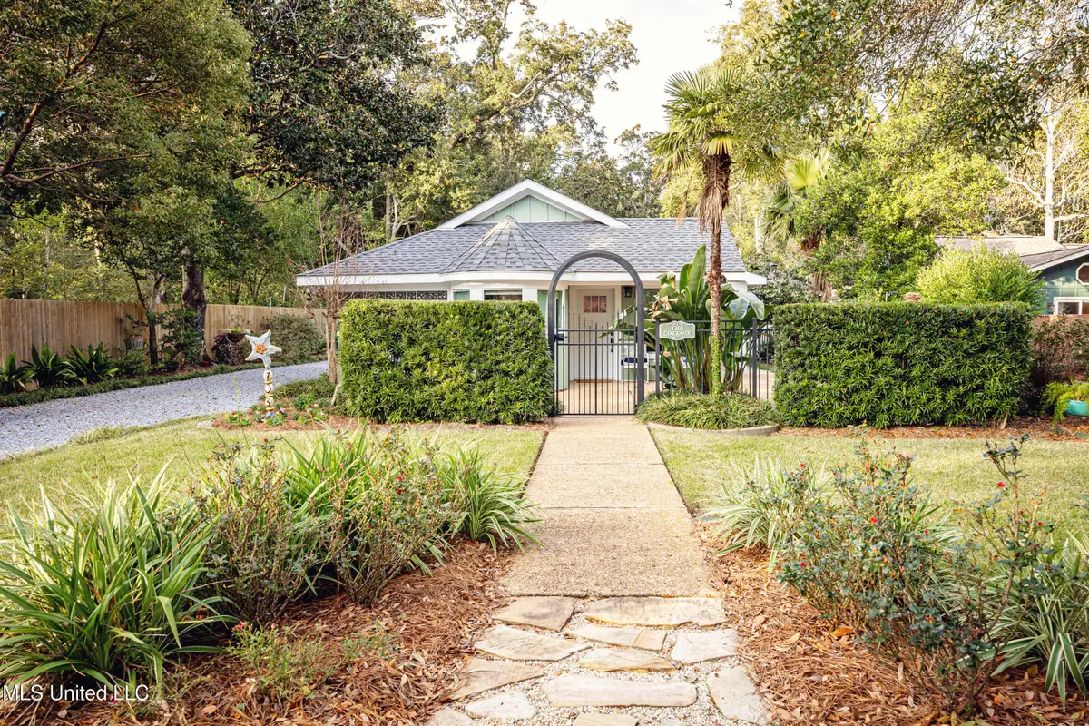 703 Mosley Street, Ocean Springs, MS 39564 - Image #1