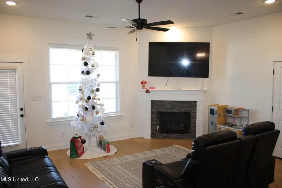 612 Bolivar Drive, Nesbit, MS 38651 - Image #3