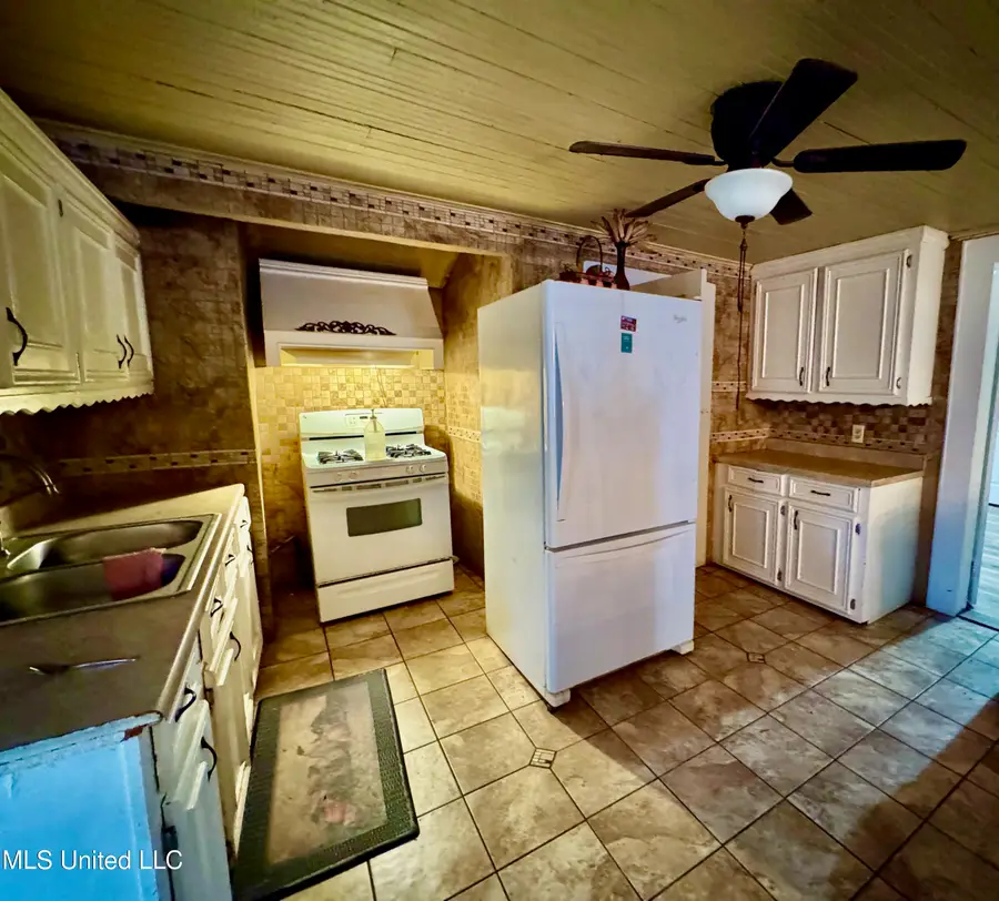 365 S Walnut Street, Canton, MS 39046 - Image #3