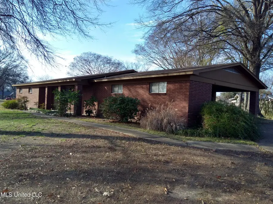 311 S Mac Arthur Circle, Indianola, MS 38751 - Image #2