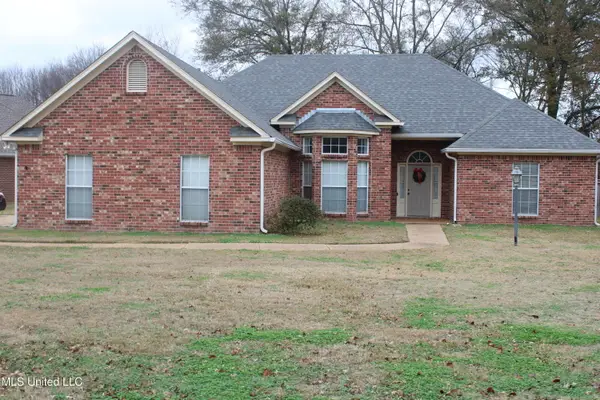 100 Navajo Circle, Clinton, MS 39056