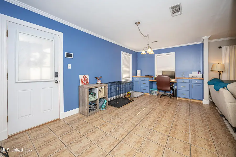 2706 Lynwood Street, Pascagoula, MS 39567 - Image #2