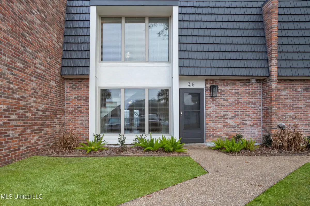 527 Front Beach Drive, Ocean Springs, MS 39564 - Image #1