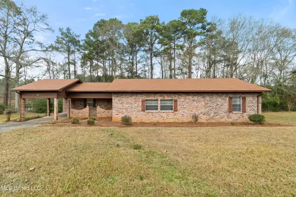64 Eastview Circle, Laurel, MS 39443