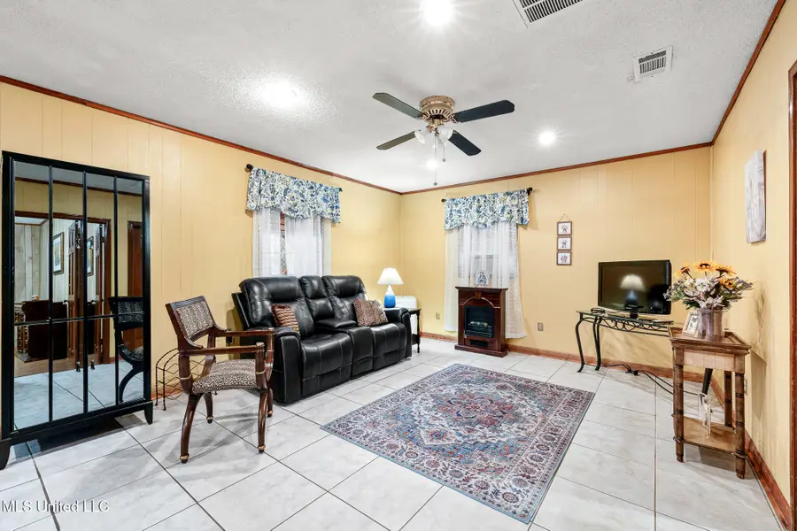 627 Magnolia Road, Lumberton, MS 39455 - Image #3