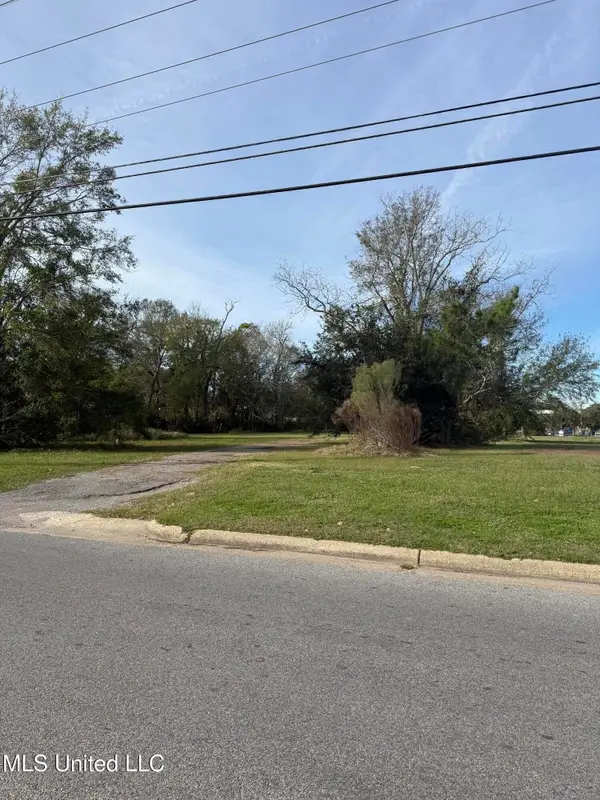Nsn Ingalls Avenue, Pascagoula, MS 39581