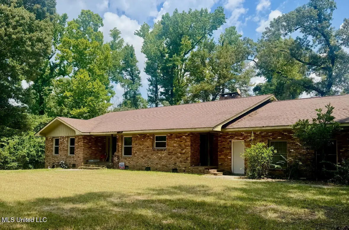 824 Northwest Avenue, McComb, MS 39648 - Image #1
