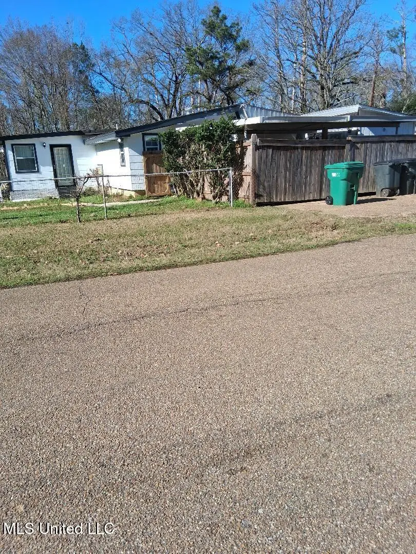 273 W Lake Dockery Drive, Byram, MS 39272 - Image #1