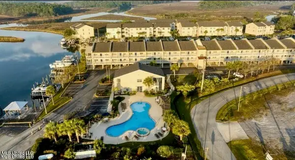 2421 Beachview Drive, Ocean Springs, MS 39564