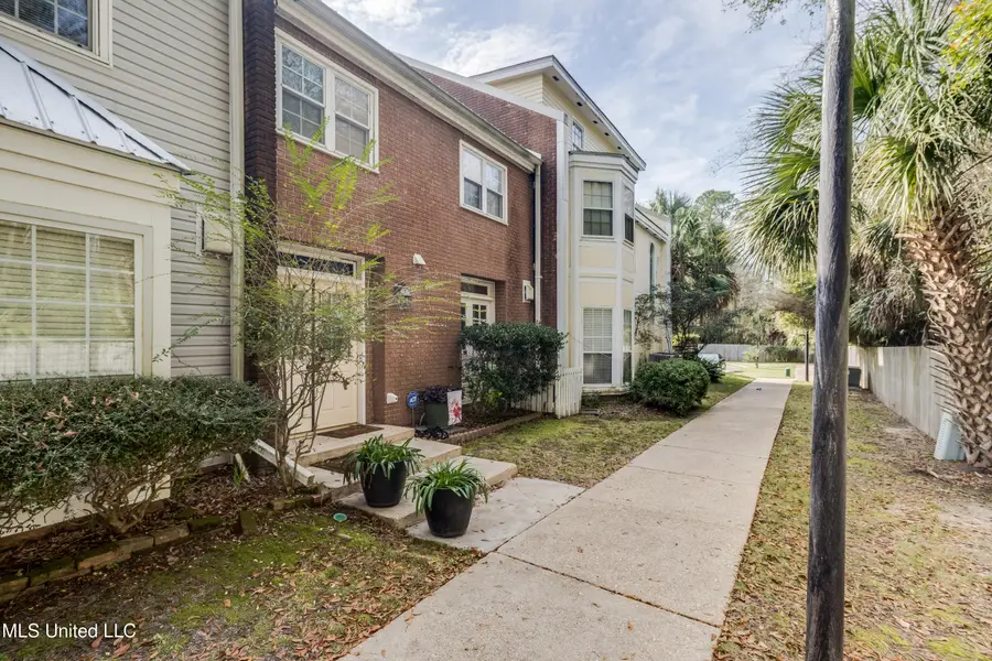 928 Courthouse Road, Gulfport, MS 39507 - Image #2