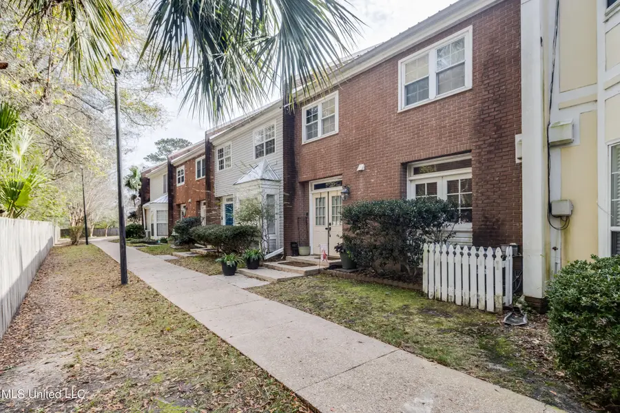 928 Courthouse Road, Gulfport, MS 39507 - Image #3