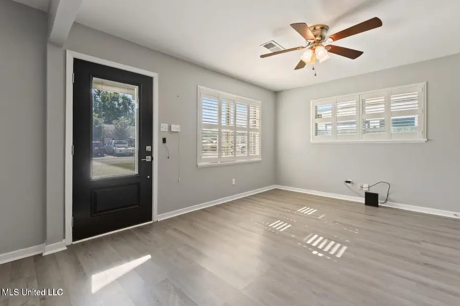 201 Walnut Drive, Ocean Springs, MS 39564 - Image #3