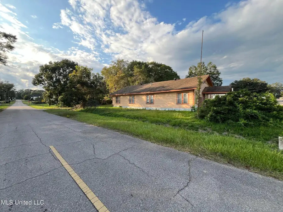 107 Cypress Street, Richton, MS 39476 - Image #2