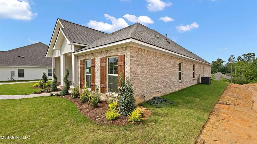 703 Honeysuckle Loop, Canton, MS 39046 - Image #2
