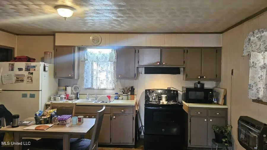 31 Sanford Road, Courtland, MS 38620 - Image #3