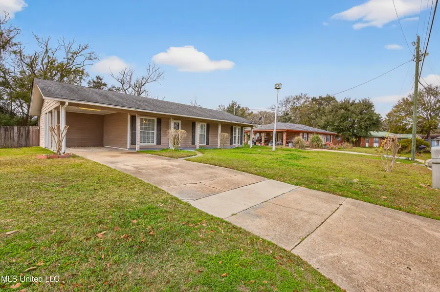 1717 Cherokee Drive, Pascagoula, MS 39581 - Image #2