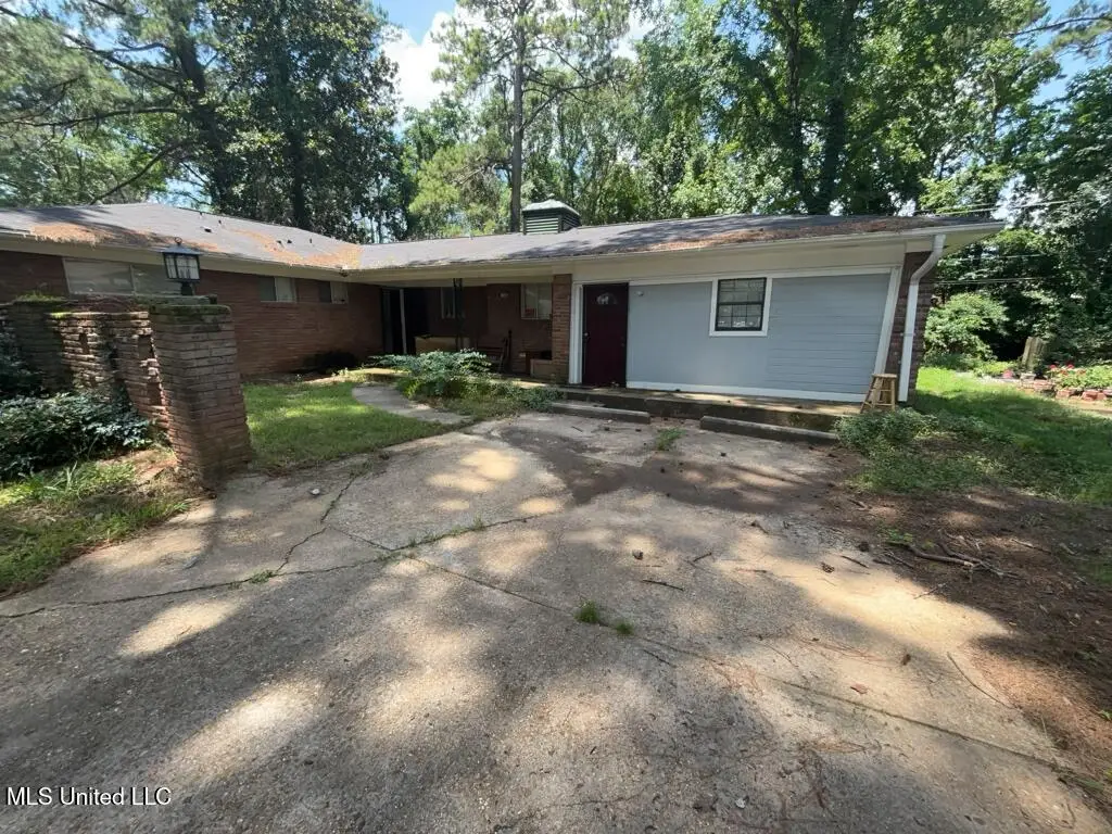 351 Elms Court Circle, Jackson, MS 39204 - Image #1