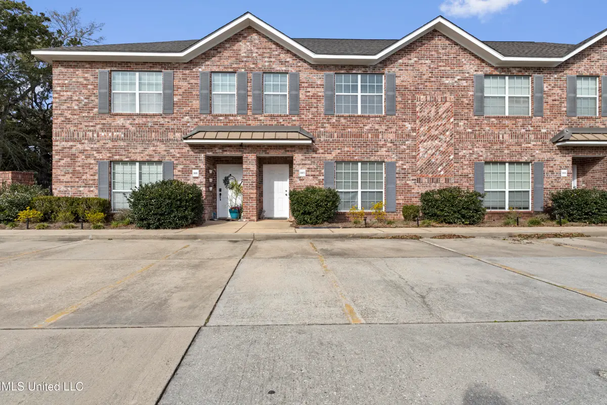 103 Armand Oaks, Ocean Springs, MS 39564 - Image #1